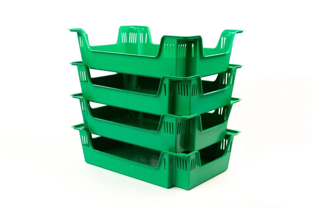 cajas apilables para cria de insectos